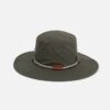 chapeau-randonnee-homme-vert-armee Un chapeau d'aventurier couleur verte armée sur fond clair