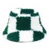 chapeau-de-pecheur-fourrure-vert-blanc-hiver Chapeau de pêcheur en fourrure vert et blanc pour l’hiver