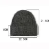 bonnet-gris-taille-22-5cm-21-5cm-guide-dimensions Bonnet gris présenté avec ses dimensions de 22,5 centimètres de largeur et 21,5 centimètres de hauteur, avec bord de 8 centimètres.