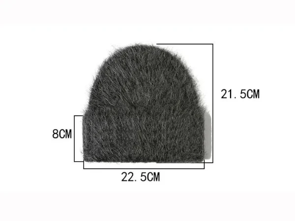 bonnet-gris-taille-22-5cm-21-5cm-guide-dimensions Bonnet gris présenté avec ses dimensions de 22,5 centimètres de largeur et 21,5 centimètres de hauteur, avec bord de 8 centimètres.