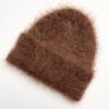 bonnet-alpaga-marron-duveteux-avec-revers-confort-hivernal Bonnet alpaga marron duveteux avec revers, fabriqué en laine chaude pour assurer confort et protection contre le froid