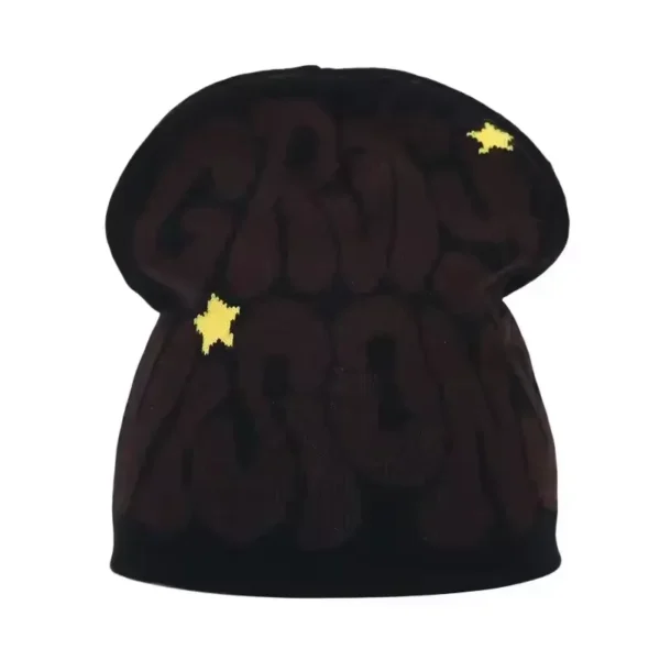 bonnet-de-ski-homme-noir-motif-etoiles-jaunes-minimaliste Bonnet de ski pour homme noir orné de petits motifs étoiles jaunes, offrant un design minimaliste et moderne pour les sports d’hiver.
